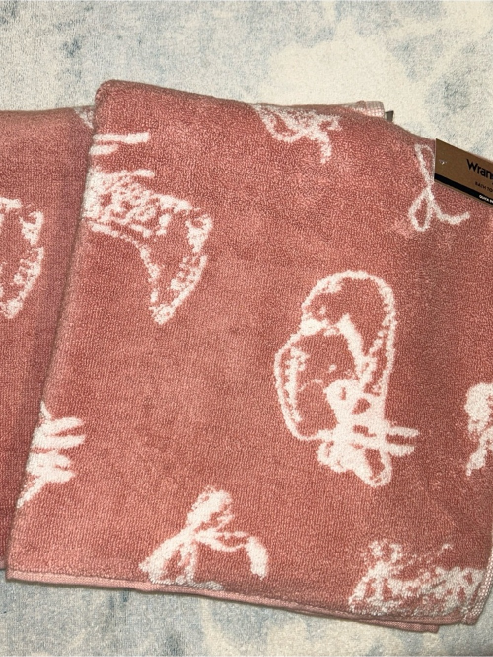 Wrangler Dusty Rose and White Western Print Towel